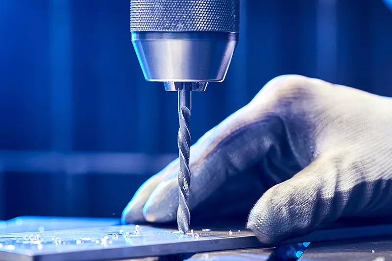 خدمات سوراخ کاری با دریل فلزات